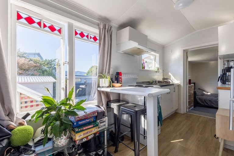 Photo of property in 71 Golf Road, Paraparaumu Beach, Paraparaumu, 5032