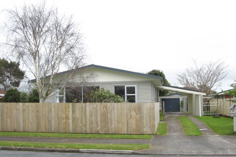 Photo of property in 22 Manu Crescent, Upper Vogeltown, New Plymouth, 4310