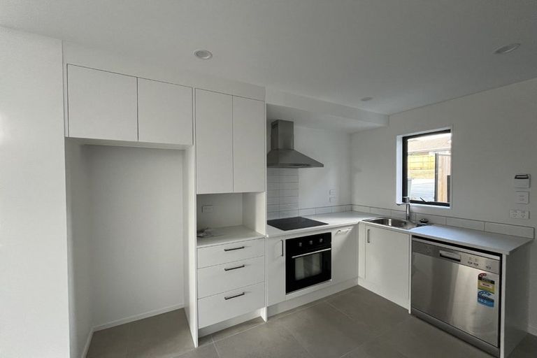 Photo of property in 43 Raupeti Lane, Henderson, 0612