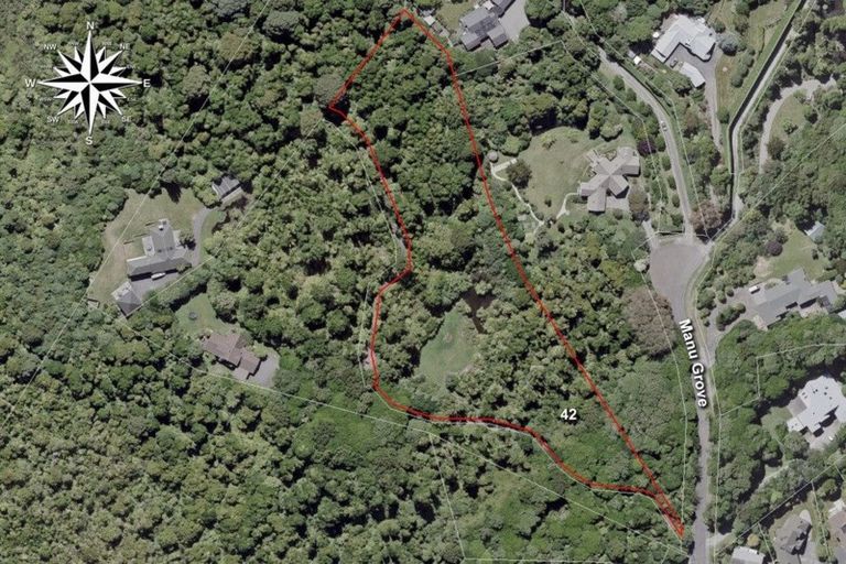 Photo of property in 42 Manu Grove, Waikanae, 5036