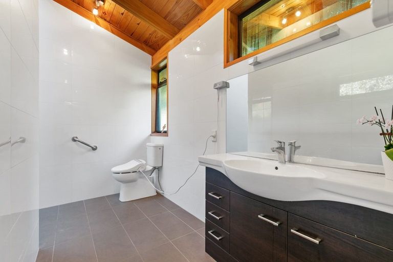 Photo of property in 17 Maygrove Drive, Orewa, 0931