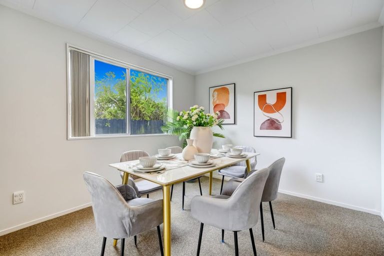 Photo of property in 24 Oakmont Place, Wattle Downs, Auckland, 2103
