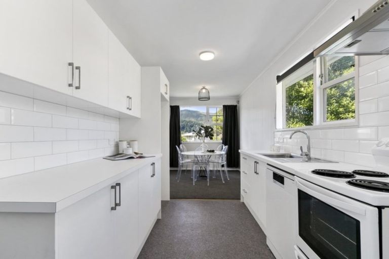 Photo of property in 21 Hamstead Street, Wainuiomata, Lower Hutt, 5014