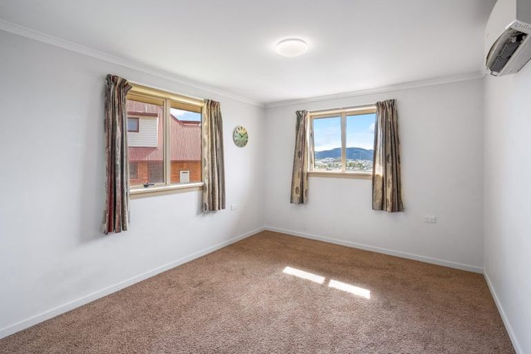 Photo of property in 69 Easther Crescent, Kew, Dunedin, 9012