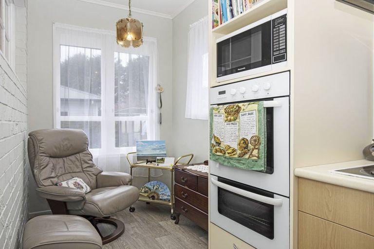 Photo of property in 11a Arthur Grove, Waikanae, 5036