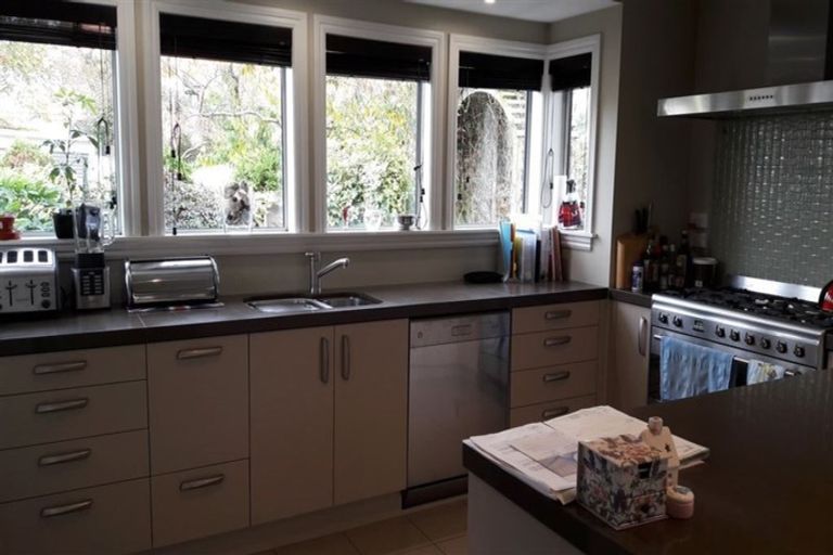 Photo of property in 123 Holly Road, St Albans, Christchurch, 8014