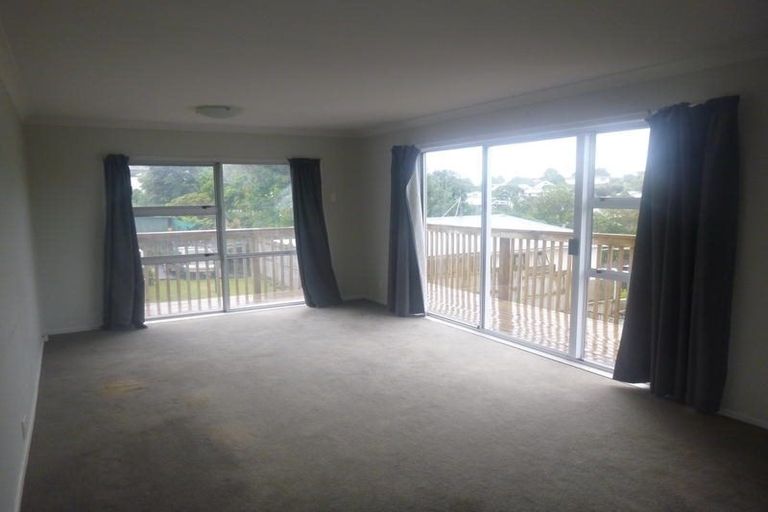 Photo of property in 28 Forest Hill Road, Henderson, Auckland, 0612