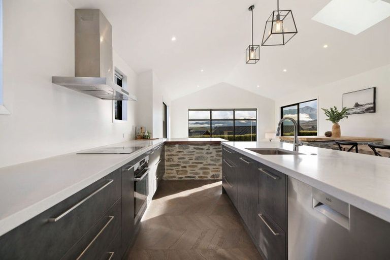 Photo of property in 13 Falconer Rise, Jacks Point, Queenstown, 9371