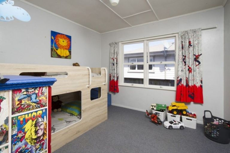 Photo of property in 35 Gladstone Road, Richmond, 7020