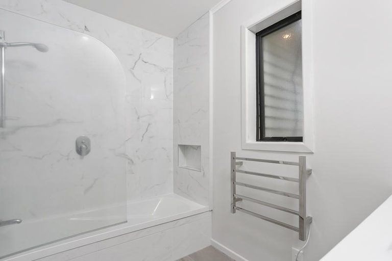 Photo of property in 63 Kaurilands Road, Titirangi, Auckland, 0604