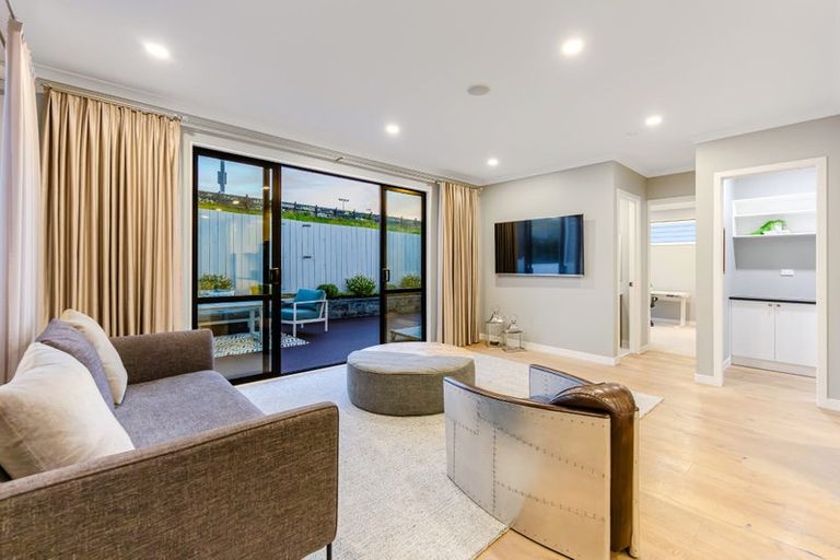 Photo of property in 11 Bight Road, Long Bay, Auckland, 0630