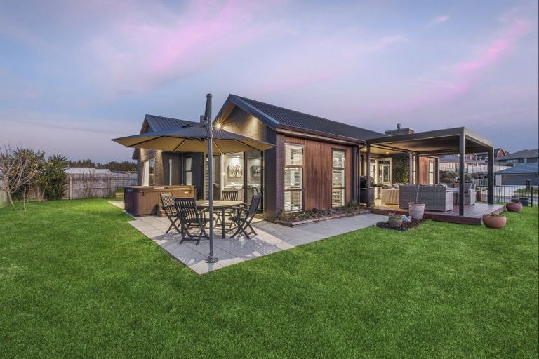 Photo of property in 8 Rylstone Way, Te Kauwhata, 3710