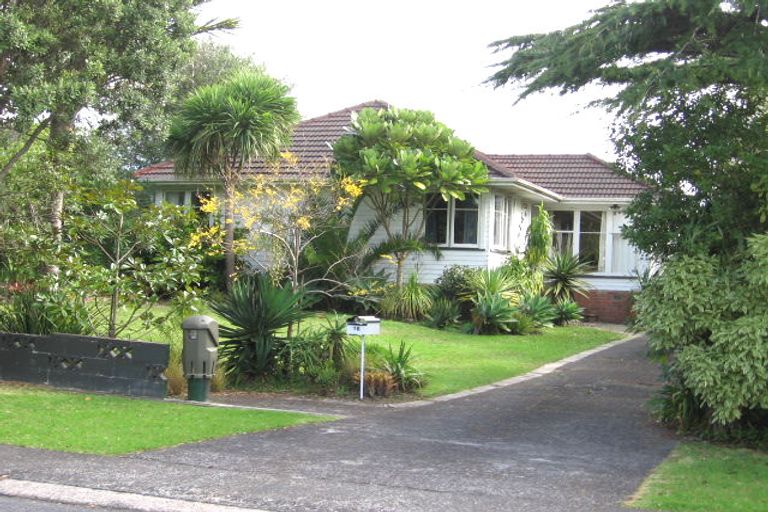 Photo of property in 16 Kervil Avenue, Te Atatu Peninsula, Auckland, 0610
