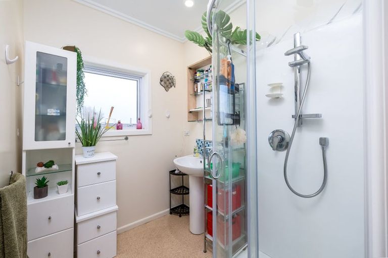 Photo of property in 85 Timaru Road, Waimate, 7924