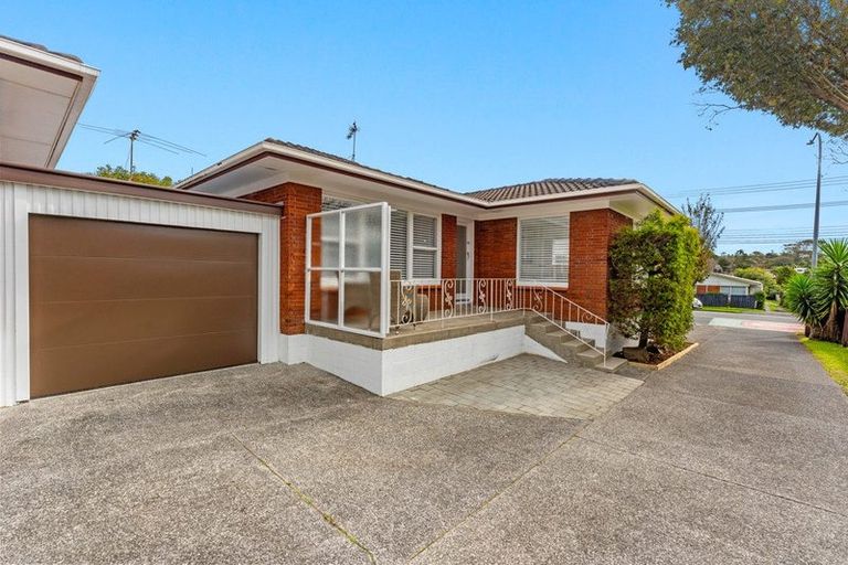 Photo of property in 1/18 Shakespeare Road, Milford, Auckland, 0620