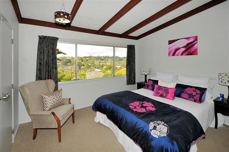 Photo of property in 2/29 Sealy Road, Torbay, Auckland, 0630
