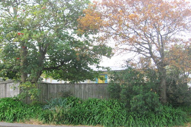 Photo of property in 221 Don Buck Road, Massey, Auckland, 0614