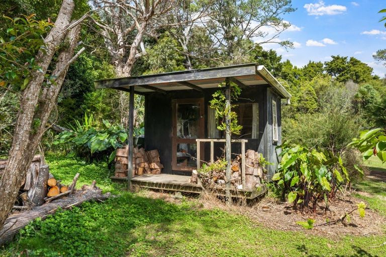 Photo of property in 215 Kaipara Flats Road, Warkworth, 0981