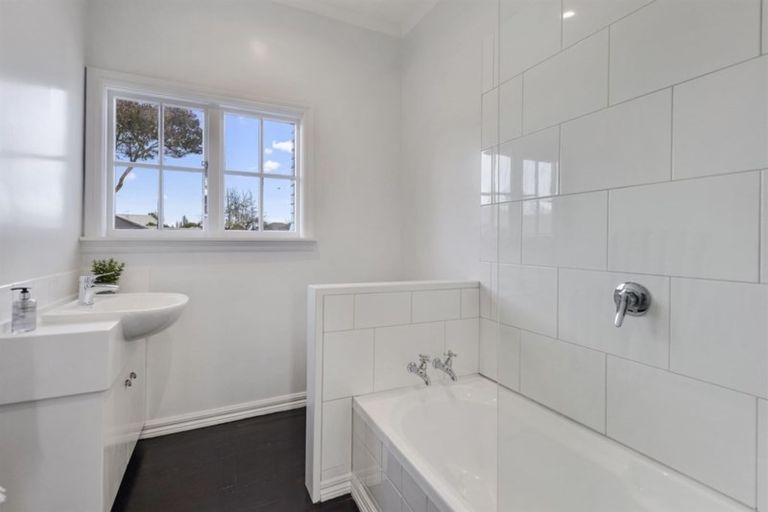 Photo of property in 139 Wilsons Road, Saint Martins, Christchurch, 8022