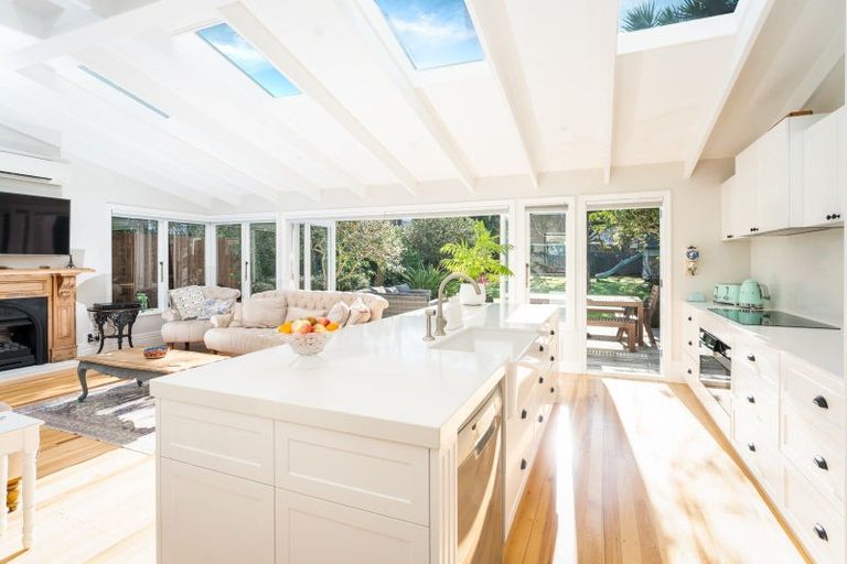 Photo of property in 8 Carrington Street, Mount Cook, Wellington, 6021