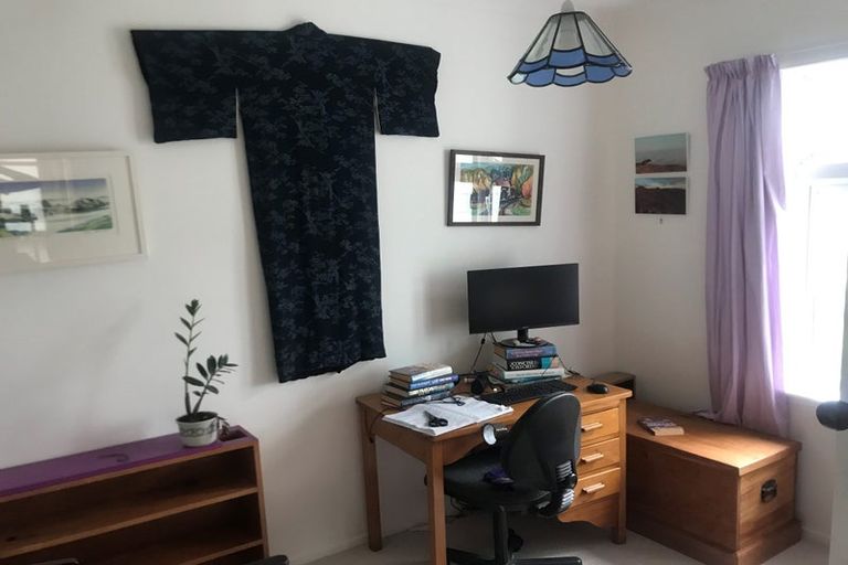 Photo of property in 21 Tirangi Road, Rongotai, Wellington, 6022