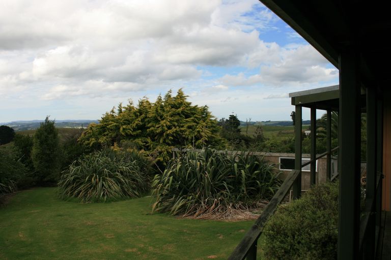 Photo of property in 236 Kiwitahi Road, Helensville, 0875