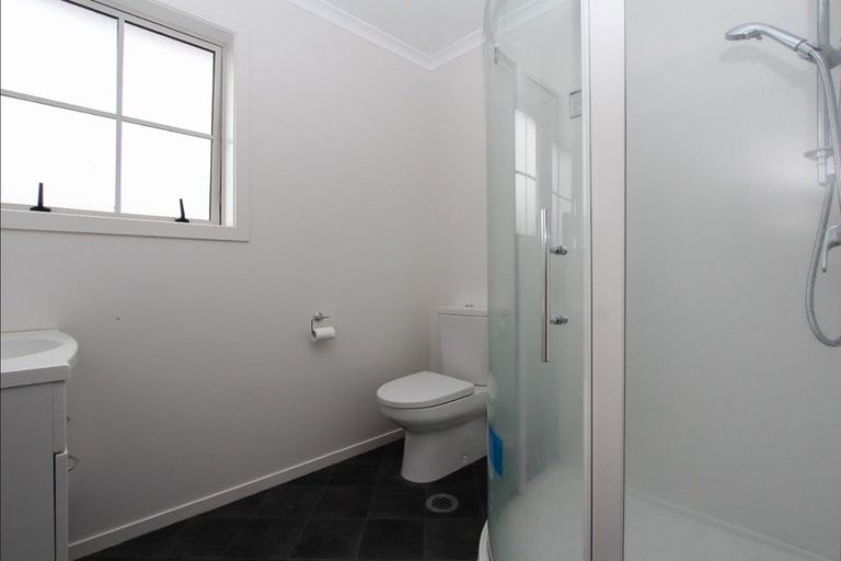 Photo of property in 33 Chiefs Court, Hamilton East, Hamilton, 3216