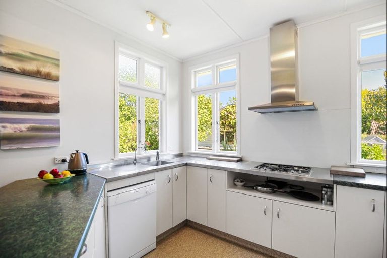Photo of property in 83 Queenwood Road, Levin, 5510