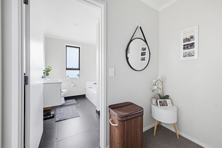 Photo of property in 15 Discovery Place, Marfell, New Plymouth, 4310