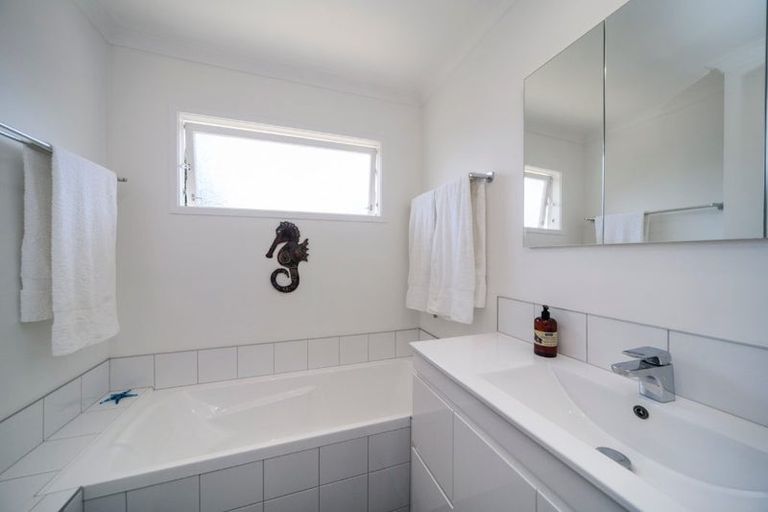 Photo of property in 84 Apollo Parade, Milson, Palmerston North, 4414