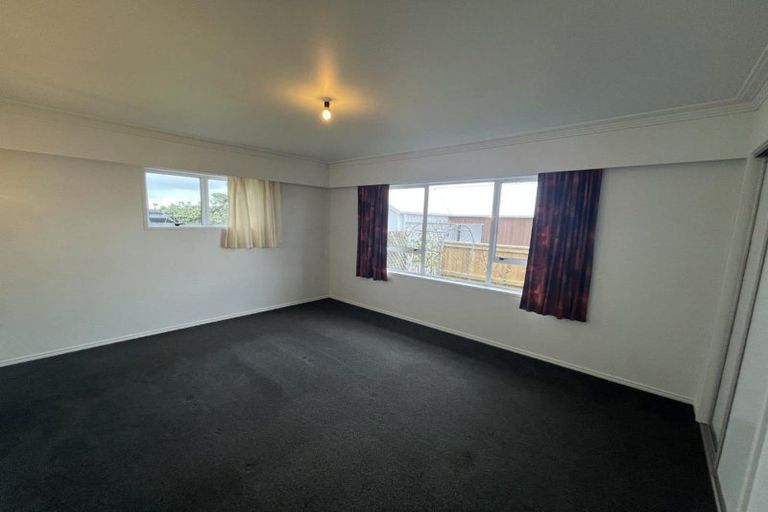 Photo of property in 54 Wairau Road, Oakura, 4314