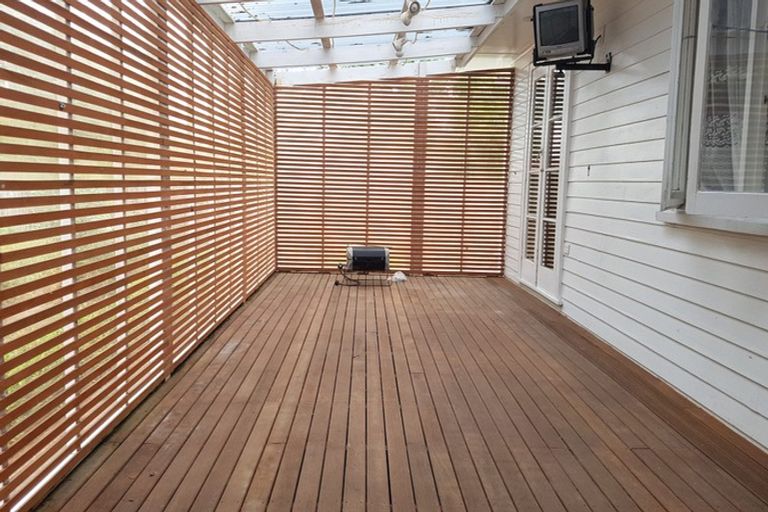 Photo of property in 5 Crockett Lane, Henderson, Auckland, 0610