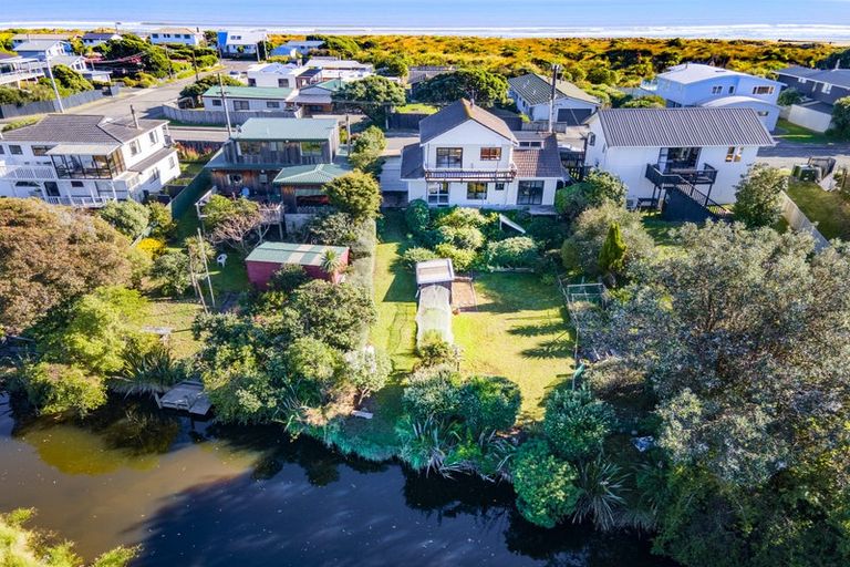 Photo of property in 12 Moana Street, Otaki Beach, Otaki, 5512