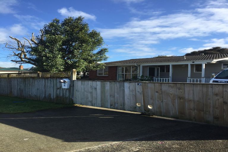 Photo of property in 64 Old Wairoa Road, Papakura, 2110