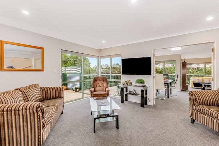Photo of property in 10 Glengavel Grove, Papakowhai, Porirua, 5024