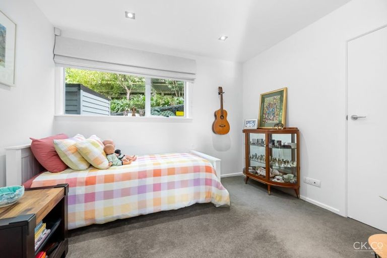 Photo of property in 212 Whites Line East, Waiwhetu, Lower Hutt, 5010