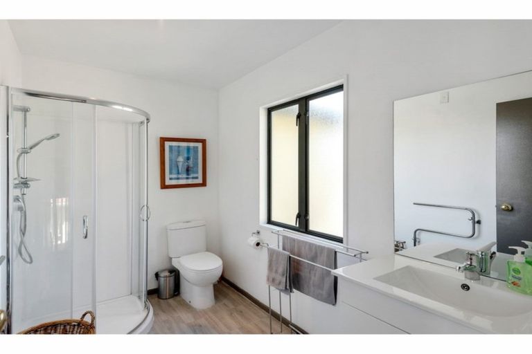 Photo of property in 12 Burdale Street, Riccarton, Christchurch, 8011