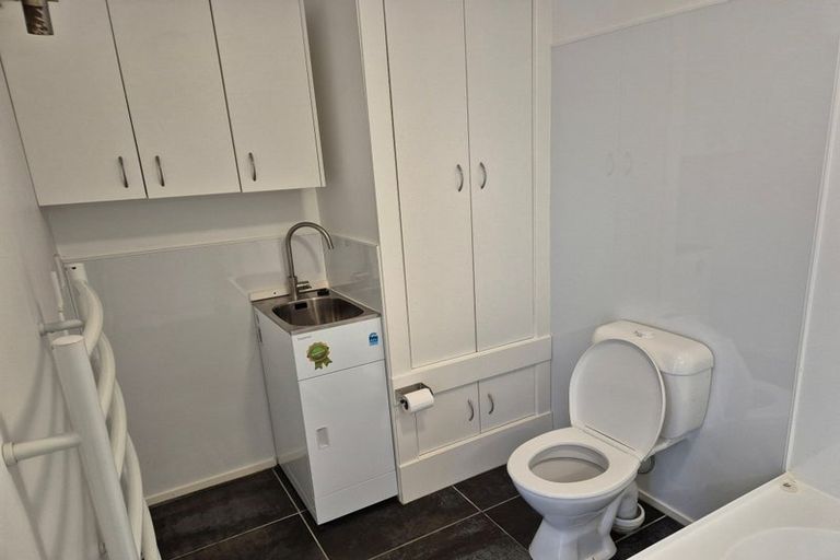 Photo of property in 15 Asquith Terrace, Brooklyn, Wellington, 6021