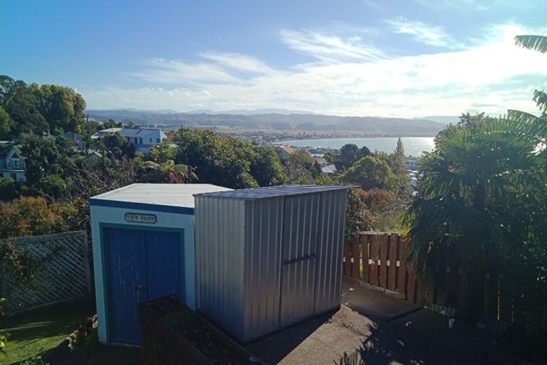 Photo of property in 18 Selwyn Road, Hospital Hill, Napier, 4110