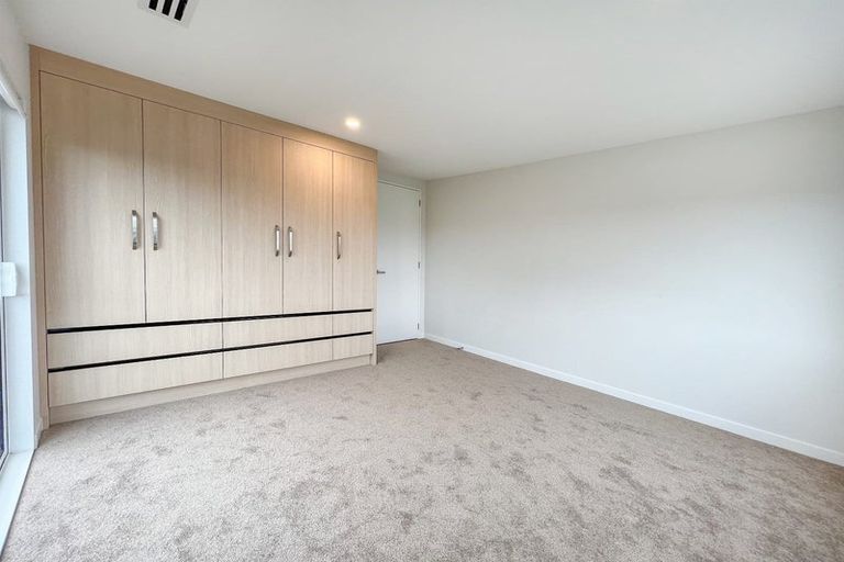 Photo of property in 33 Riroriro Road, Hobsonville, Auckland, 0616