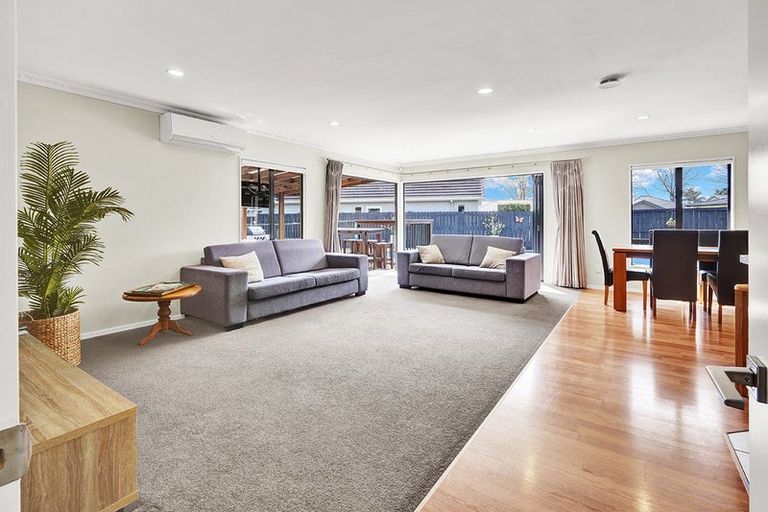 Photo of property in 38 Nielsen Gardens, Rototuna, Hamilton, 3210