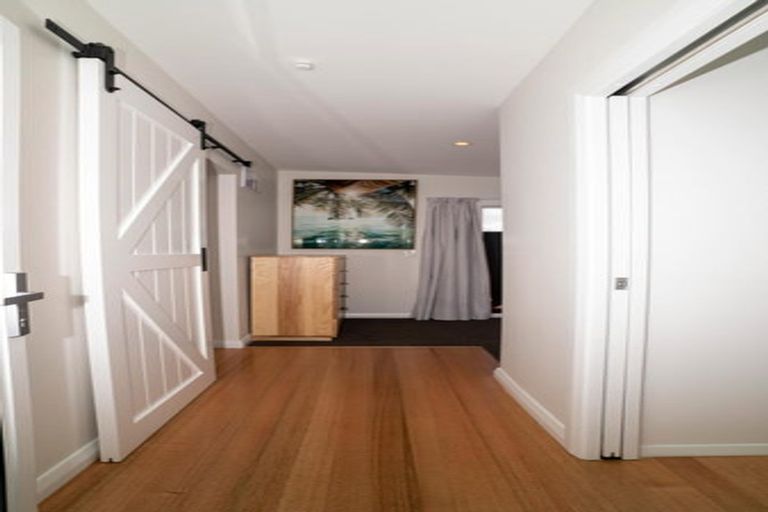 Photo of property in 197 Sutherland Road, Lyall Bay, Wellington, 6022