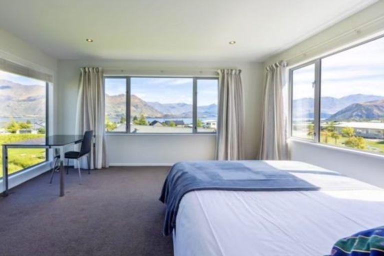 Photo of property in 18 Clutha Place, Wanaka, 9305