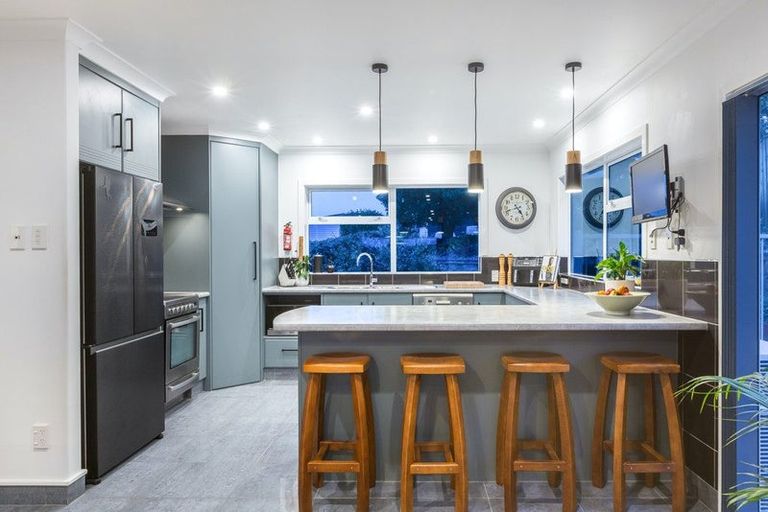 Photo of property in 80 Te Puia Drive, Aotea, Porirua, 5024