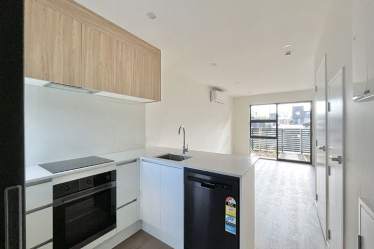 Photo of property in 5/60 Selo Street, Glen Eden, Auckland, 0602