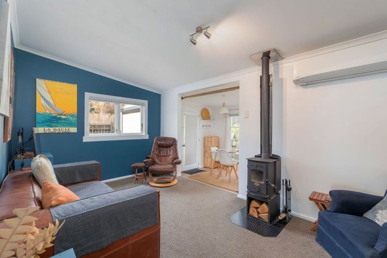 Photo of property in 21a Korau Grove, Stokes Valley, Lower Hutt, 5019