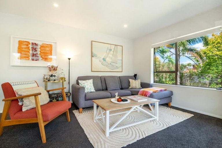 Photo of property in 23b Thorburn Avenue, Red Beach, 0932