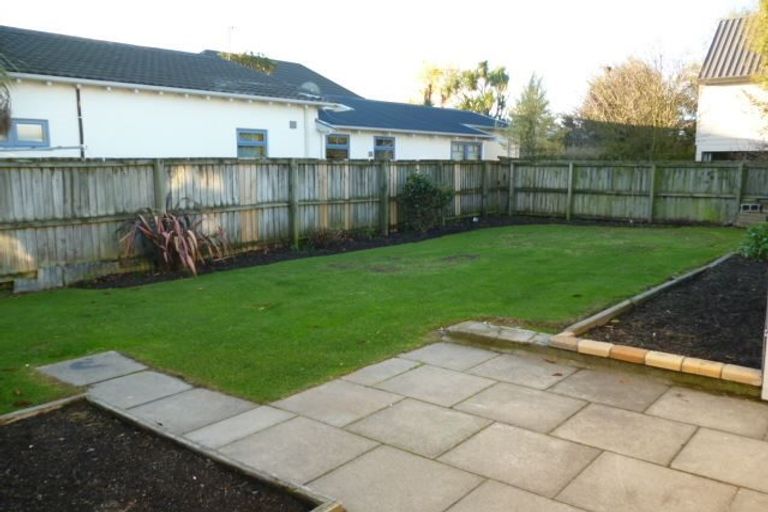 Photo of property in 10 Donald Place, St Albans, Christchurch, 8014