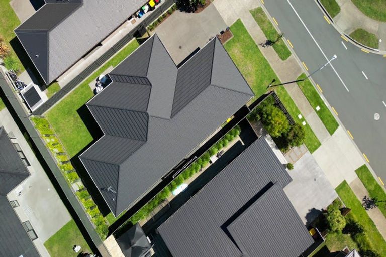 Photo of property in 18 Tabraham Crescent, Pyes Pa, Tauranga, 3112