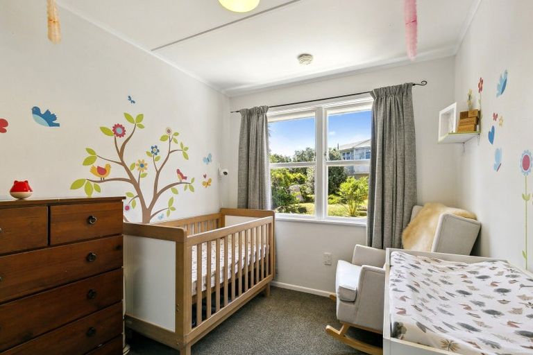 Photo of property in 23 Lynda Avenue, Paparangi, Wellington, 6037